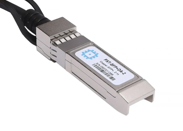 SFP+ Direct Attached Cable (DAC) moduli, uzatish masofasi 2 m gacha.